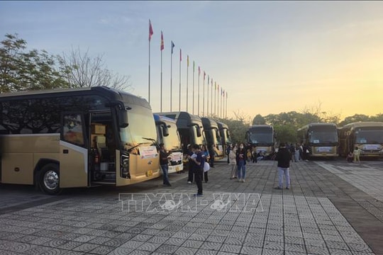 Chuyến xe Công đoàn đưa hàng nghìn người lao động tại Đà Nẵng về quê đón Tết