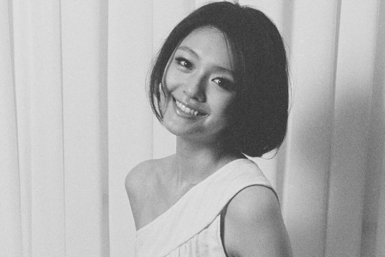 Ảnh chưa từng công khai của Từ Hy Viên gây chú ý