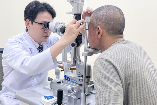 Xử trí như thế nào khi dị vật rơi vào mắt