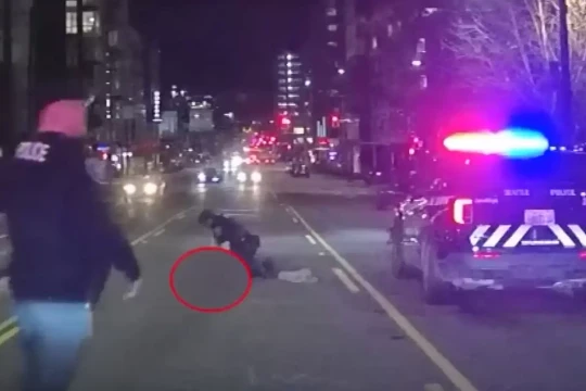 Cảnh sát Mỹ phải bồi thường 29 triệu USD đi xe quá tốc độ, tông chết người