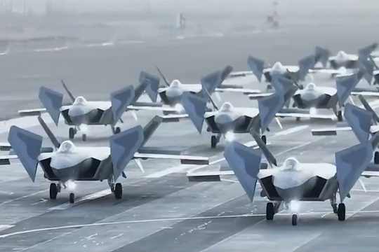 Tiêm kích tàng hình Trung Quốc diễn tập 'Voi đi bộ'