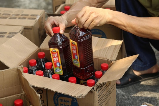 'Biến' hàng chục tấn nguyên liệu trôi nổi thành bột ngọt, nước mắm