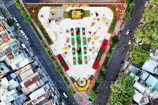 Mở 'đất vàng', khơi lòng dân