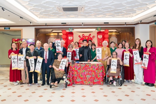 Người cao tuổi đón Tết tại Phương Đông Asahi