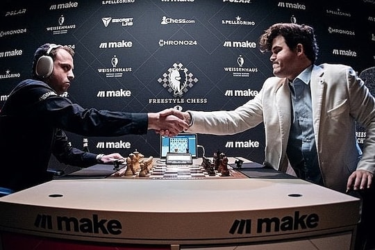 Carlsen tiến gần danh hiệu thế giới thứ 23