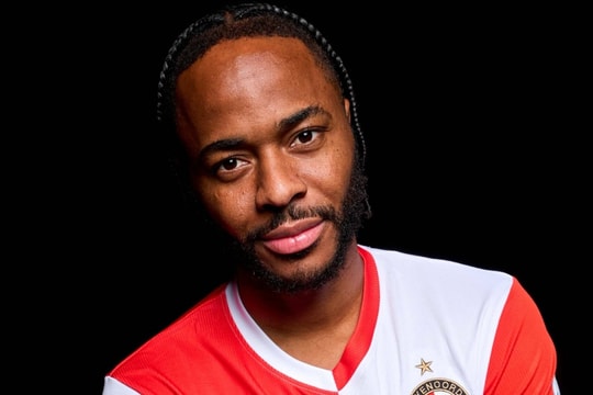 Van Persie: 'Sterling tới Feyenoord để tìm lại niềm vui'