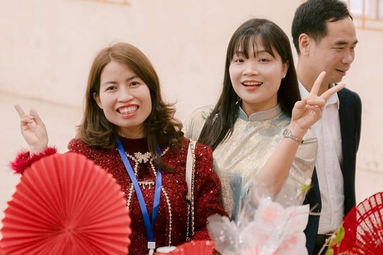 Hà Nội chi hơn 35 tỷ đồng 'ứng thưởng' cho giáo viên ngày cận Tết