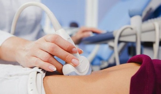 Đau bụng đi khám, cô gái sốc nặng sau khi biết kết quả siêu âm