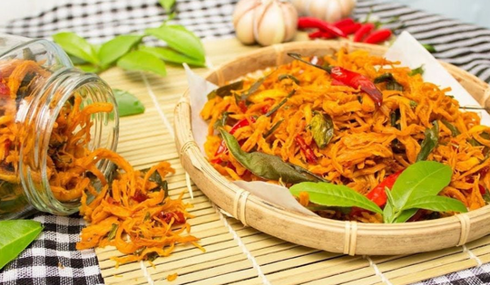 Mẹo hay làm khô gà xé cay đậm vị đón Tết, đã ăn là không thể ngừng