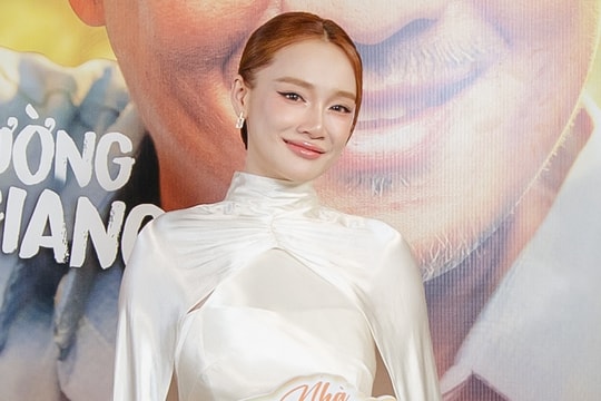 Nhã Phương gây chú ý