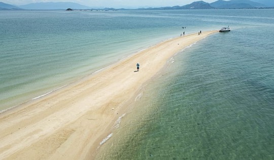 Du xuân thăm con đường giữa biển đẹp nhất ở Điệp Sơn bằng cách nào?