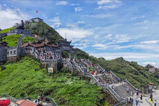 Về quê ăn Tết, du xuân