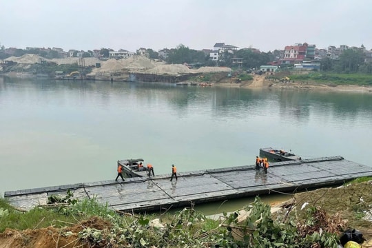 Đại tướng Phan Văn Giang gửi thư động viên cán bộ, chiến sĩ tham gia bắc cầu phao qua sông Lô