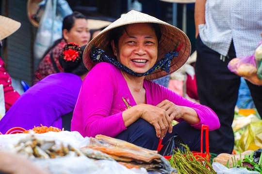 Phiên chợ được mệnh danh đẹp nhất miền Tây, ai ghé đến cũng phải cúi đầu