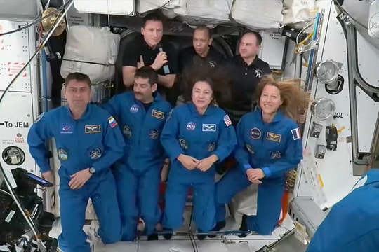 Trạm Vũ trụ Quốc tế đông người trở lại