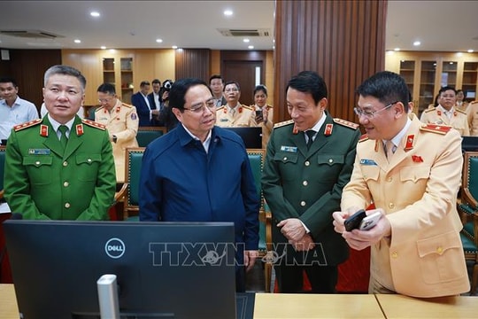 Thủ tướng kiểm tra công tác ứng trực đảm bảo trật tự an toàn, an ninh