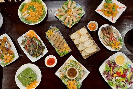 Mâm cỗ cấp đông giá rẻ lên ngôi