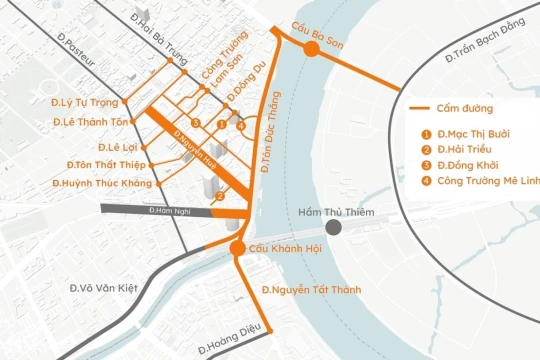 Cấm xe hơn 20 đường trung tâm TP HCM đêm giao thừa