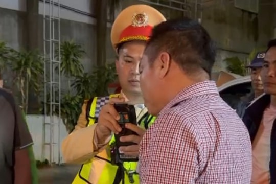 Thách thức cảnh sát giao thông khi bị đo nồng độ cồn