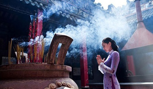 Ý nghĩa của việc đi lễ chùa đầu năm mới và những lưu ý mà bạn cần biết