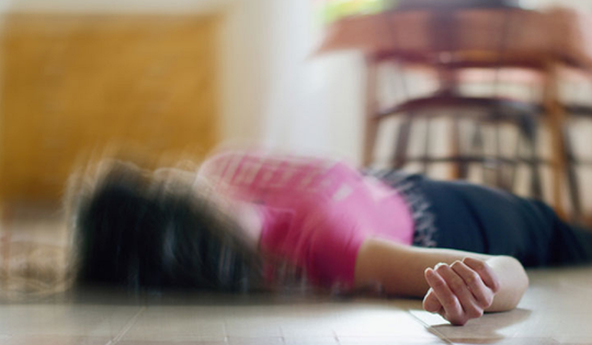 Cô bé 13 tuổi tử vong đột ngột sau khi uống thứ "vạn người mê" giữa ban ngày