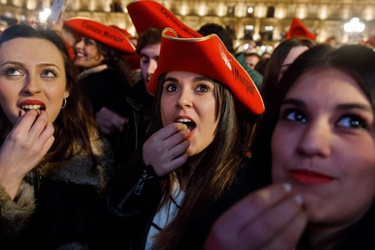 Những phong tục đón tết độc lạ ở các quốc gia trên thế giới