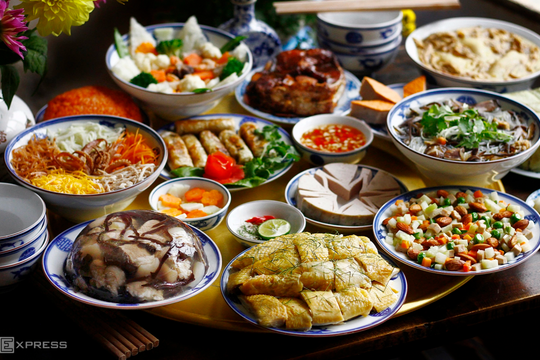 Xử trí đúng cách khi ngộ độc thực phẩm ngày Tết