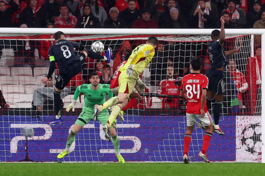 Màn tái đấu Benfica - Real thắp sáng play-off Champions League
