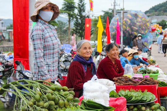 Chợ nào chỉ họp vào mùng 1 Tết?