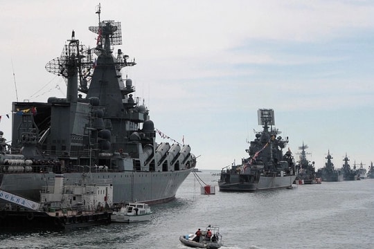 Nga cảnh báo dùng chiến hạm ngăn phương Tây bắt tàu chở dầu