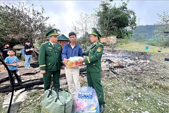 Cháy nhà giữa ngày Tết, hộ dân được hỗ trợ khẩn cấp