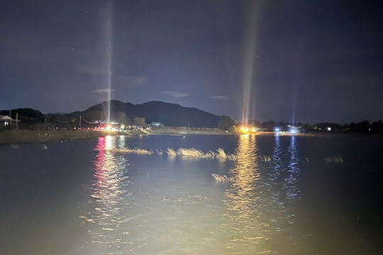 Tìm kiếm hai người mất tích khi tắm ở khu vực đê Cà Giang