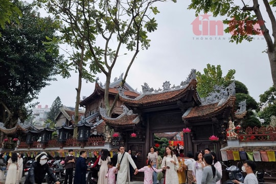 Hành trình tâm linh Hồ Tây giữ gìn truyền thống văn hóa