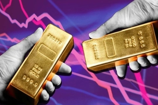 Vén màn nguyên nhân khiến giá vàng bất ngờ sập mạnh sau khi lập đỉnh