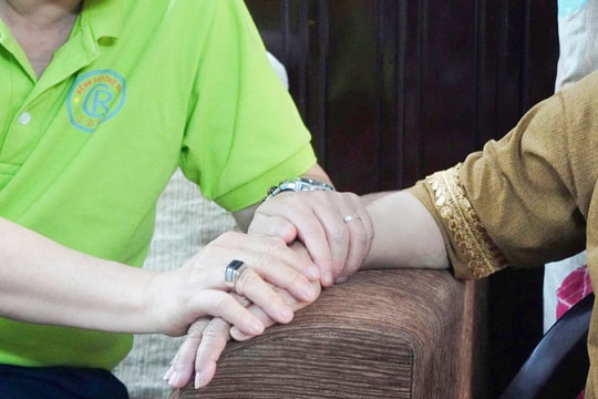 Nén đau khi mẹ cấp cứu, hai anh em hiến tạng bố cứu 6 người