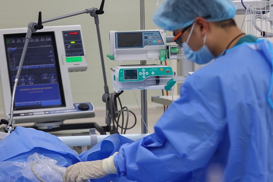 'Lò luyện thép' đêm 30 của bác sĩ nội trú