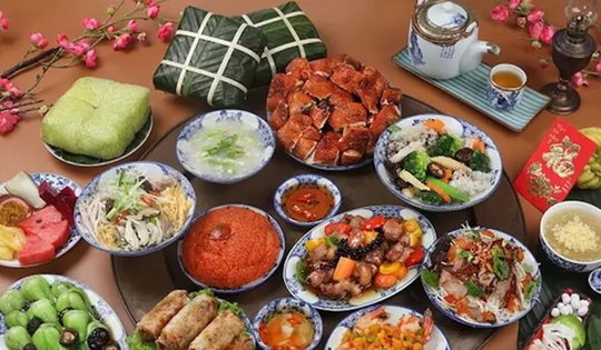 Bác sĩ cảnh báo thói quen hâm nóng thức ăn kiểu này sẽ đầu độc cơ thể