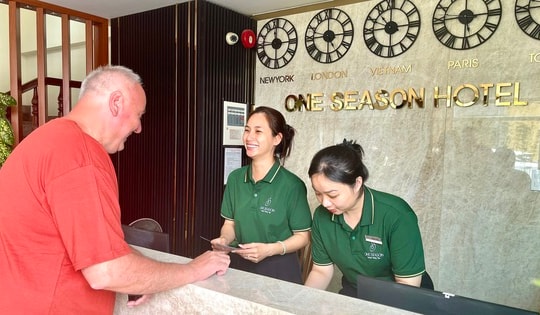 Những người làm việc xuyên Tết tại các "thủ phủ" du lịch