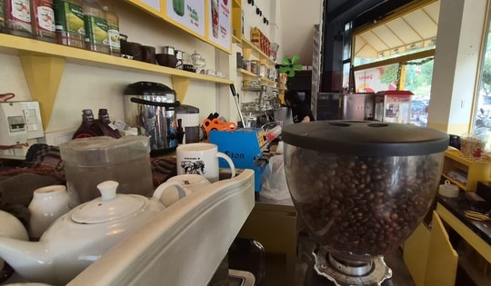 Có phải bán quán xuyên Tết là "hốt bạc"?