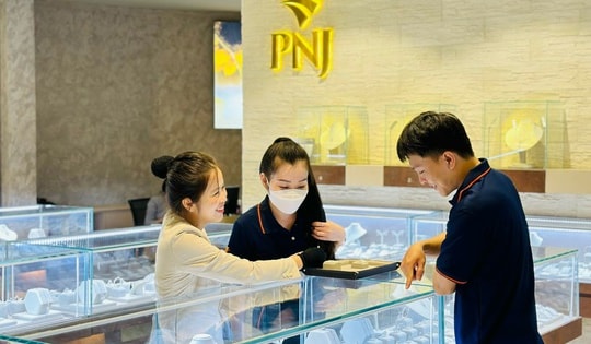 Sáng mùng 2 Tết, giá vàng miếng SJC, vàng nhẫn giảm tiếp