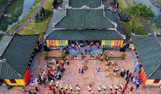 Tết trong cung đình Huế