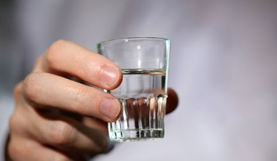 Sau chầu rượu ngày Tết, xuất hiện những dấu hiệu này: Đừng chần chừ, hãy đi viện ngay