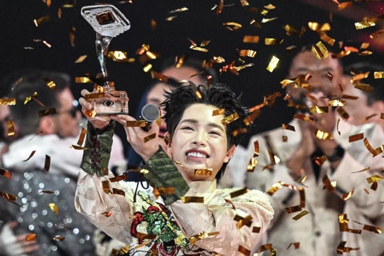 Nhạc Việt ghi dấu đấu trường thế giới