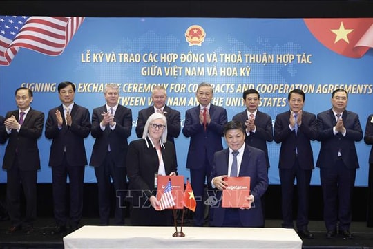 Tổng Bí thư Tô Lâm chứng kiến lễ ký và trao các hợp đồng, thỏa thuận hợp tác của Việt Nam và Hoa Kỳ