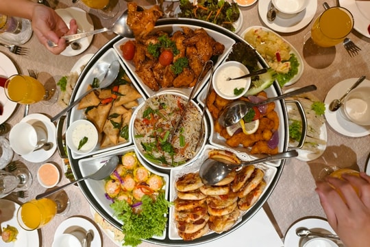 Thức đêm chơi Tết tàn phá sức khỏe ra sao?