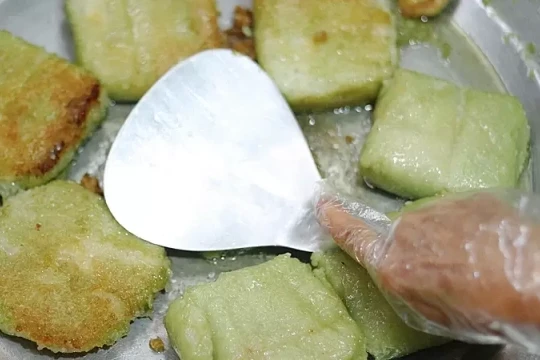 Bị trào ngược có nên ăn bánh chưng chiên?