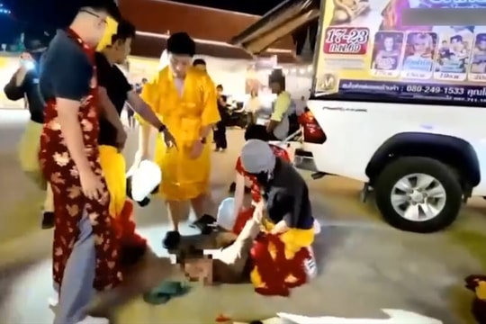 Cảnh sát đóng giả đoàn múa lân để bắt tội phạm