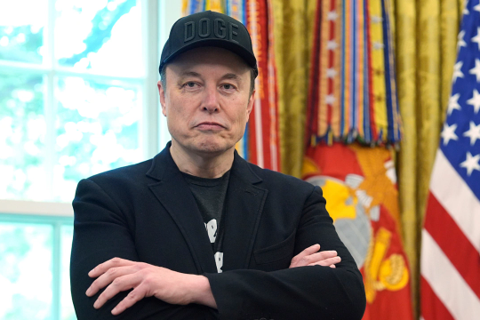 Elon Musk chê AI của đối thủ 'đạo đức giả'