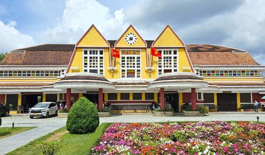 Ảnh độc đáo Đà Lạt hơn nửa thế kỷ trước và đầu năm Bính Ngọ 2026