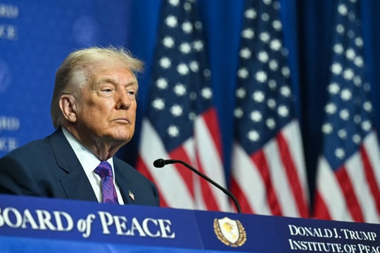 Ông Trump cho Iran 10-15 ngày quyết thoả thuận, cảnh báo 'điều tồi tệ sẽ xảy ra'